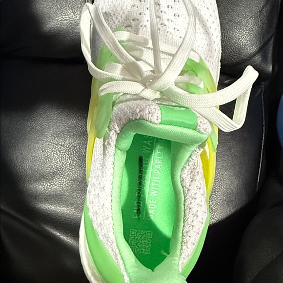 Adidas Kids White and Lime Green Sneakers - Picture 5 of 6